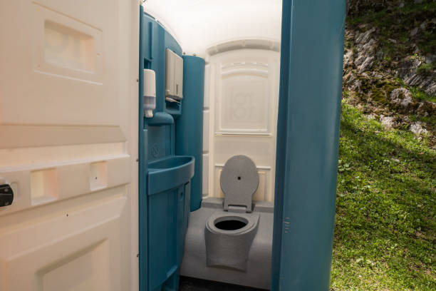Best Portable restroom trailer rental  in Howell, MI